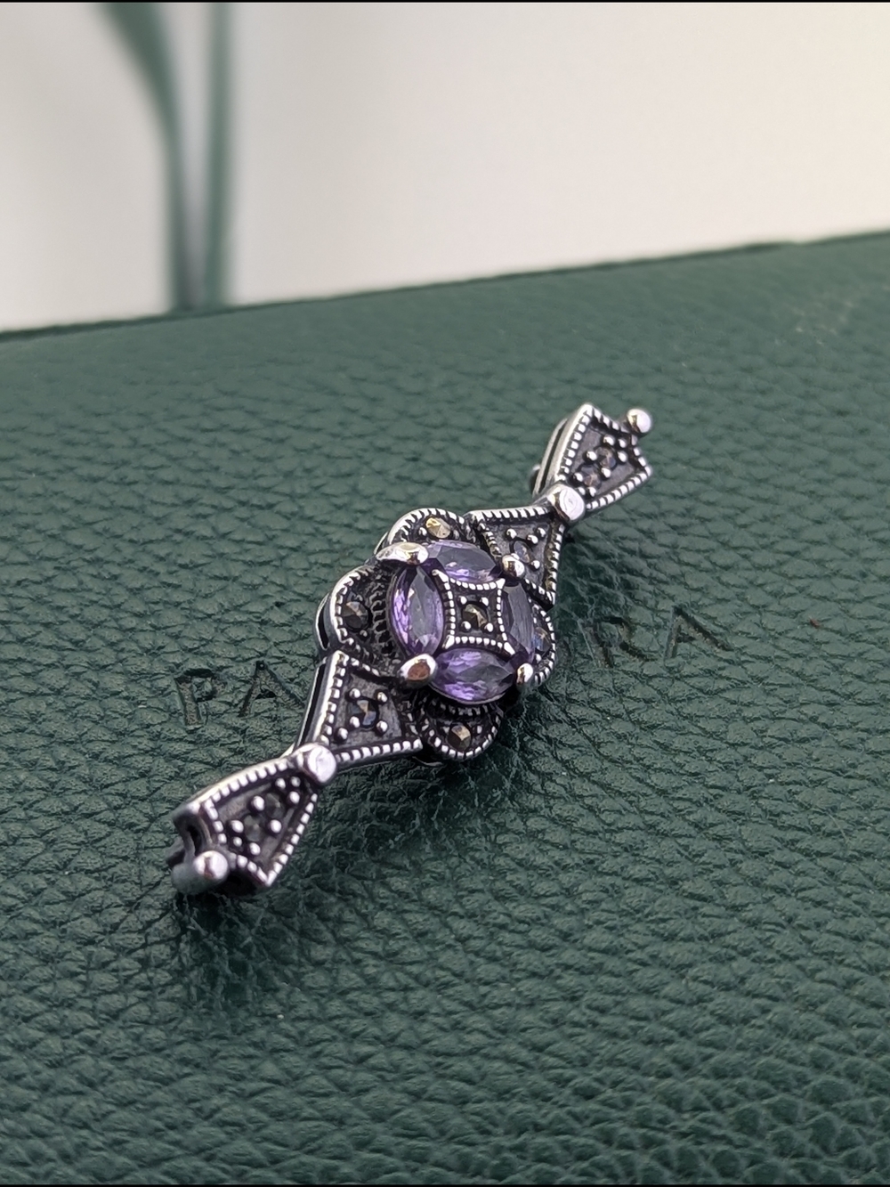 ✨ Vintage Marcasite & Amethyst-Tone Bar Pin / Brooch ✨